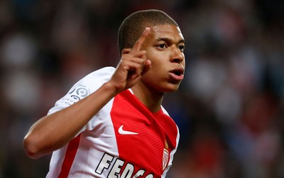 悦盈体育精华-于帕梅卡诺失误导致欧冠出局