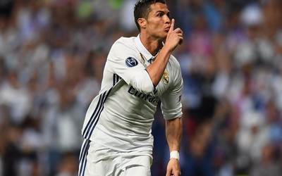 悦盈体育-从边后卫到中场全能王卡马文加