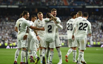 悦盈体育-加布里埃尔赛后与对手交换球衣